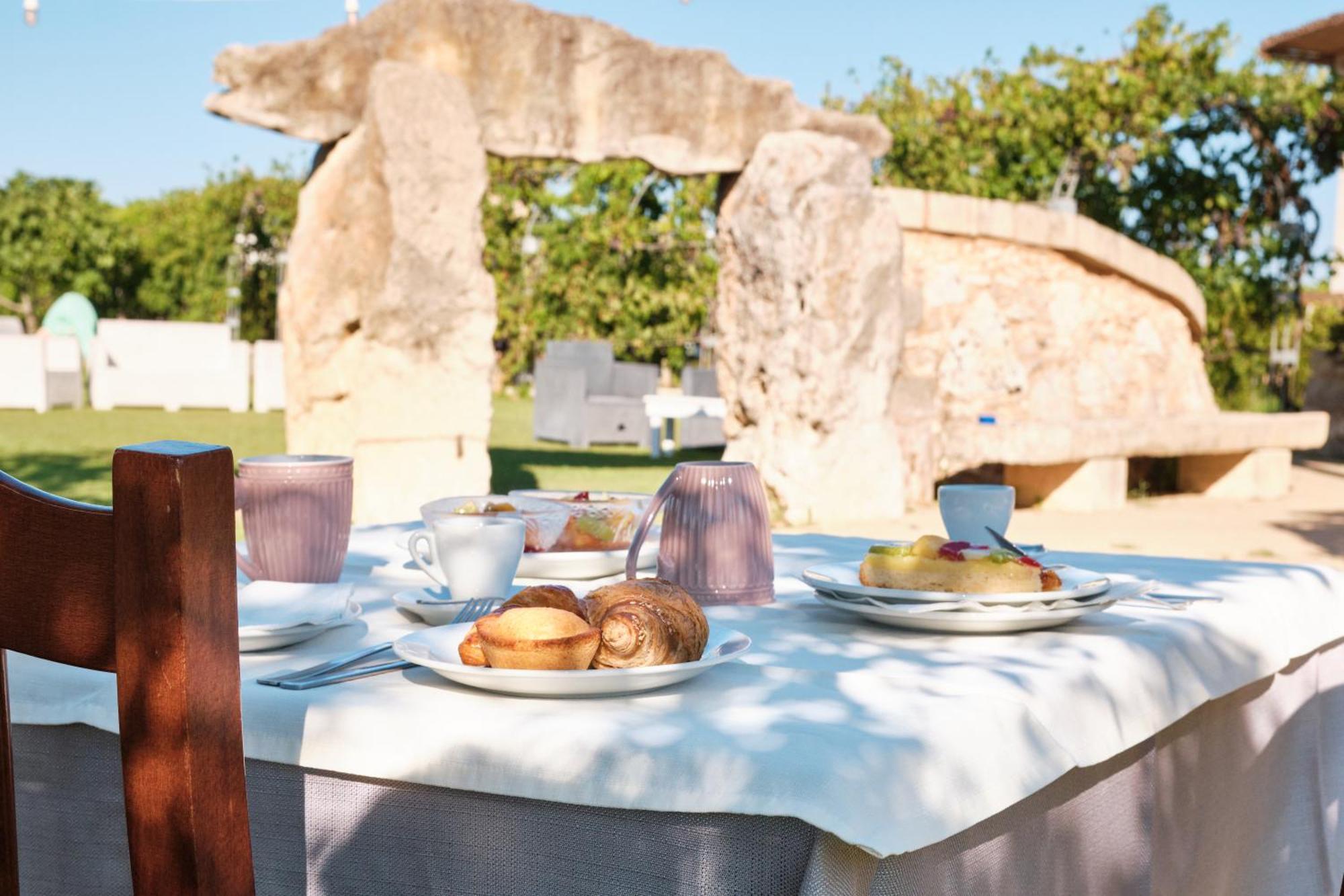 Agriturismo Il Megalite จัวร์ดิญาโน ภายนอก รูปภาพ