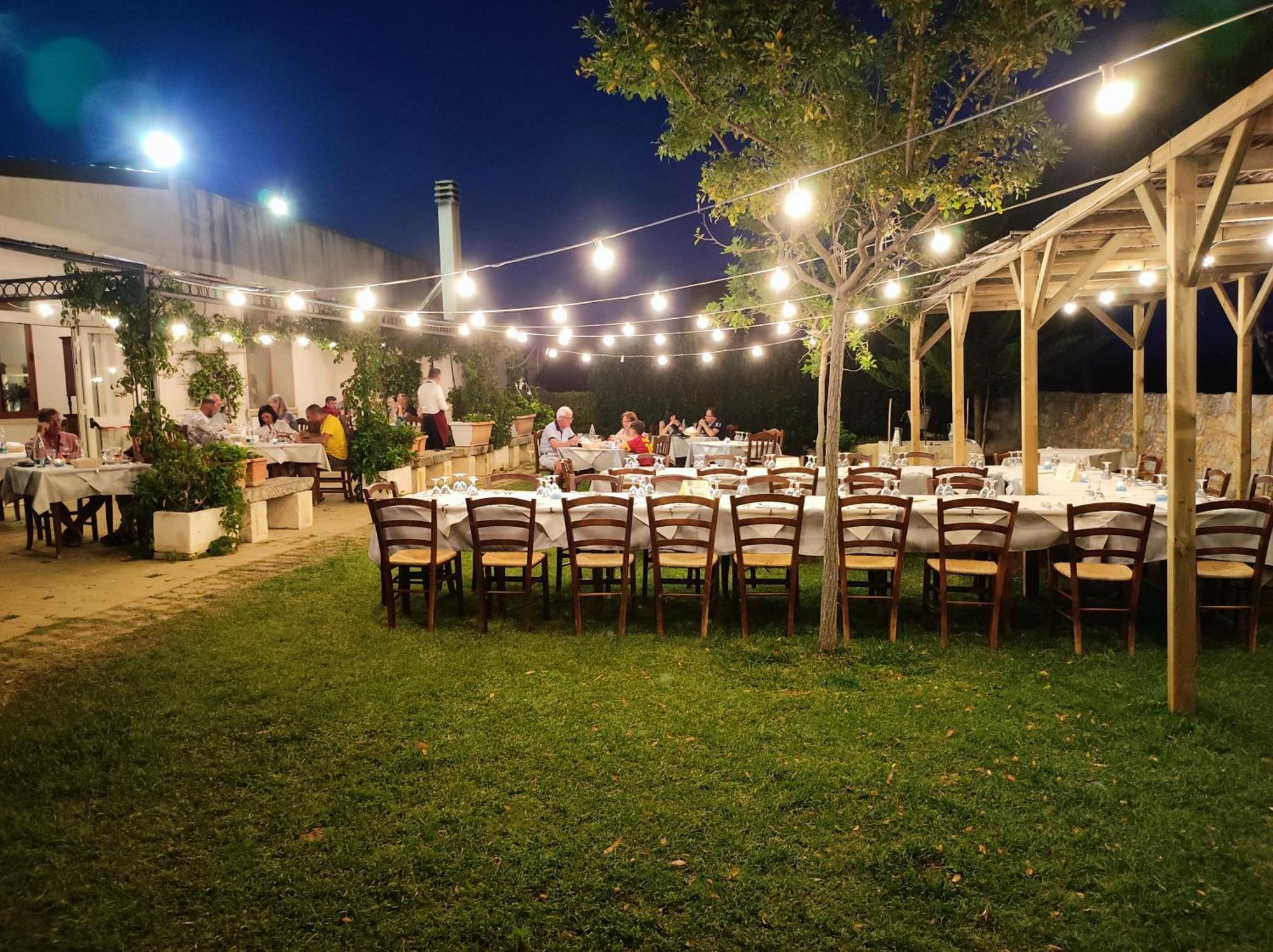 Agriturismo Il Megalite จัวร์ดิญาโน ภายนอก รูปภาพ